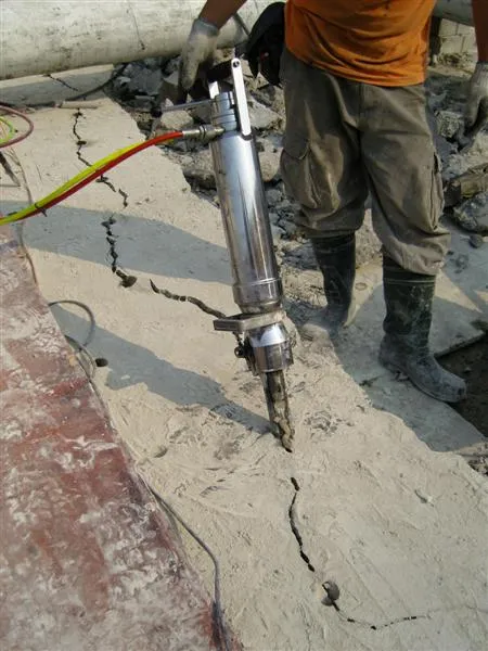 Hydraulic Splitting Method
